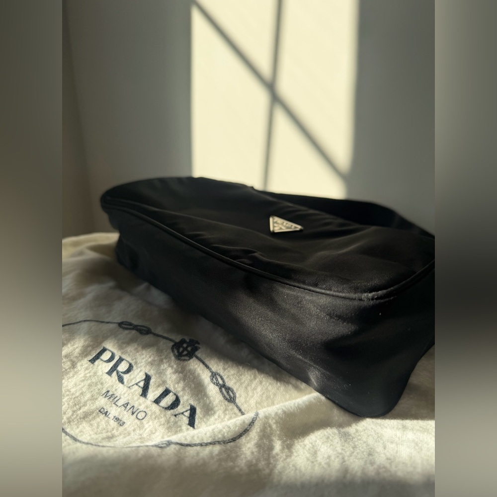 Prada Black re edition Tessuto Hobo Shoulder Bag - Picture 2 of 7